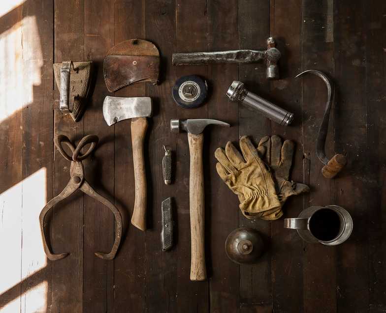 Set of leather working tools